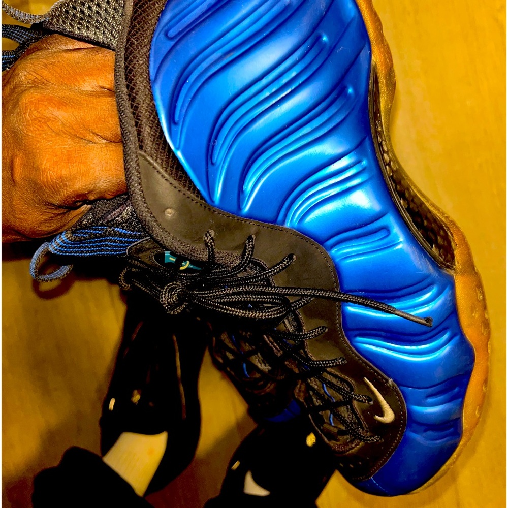 Nike royal blue foams